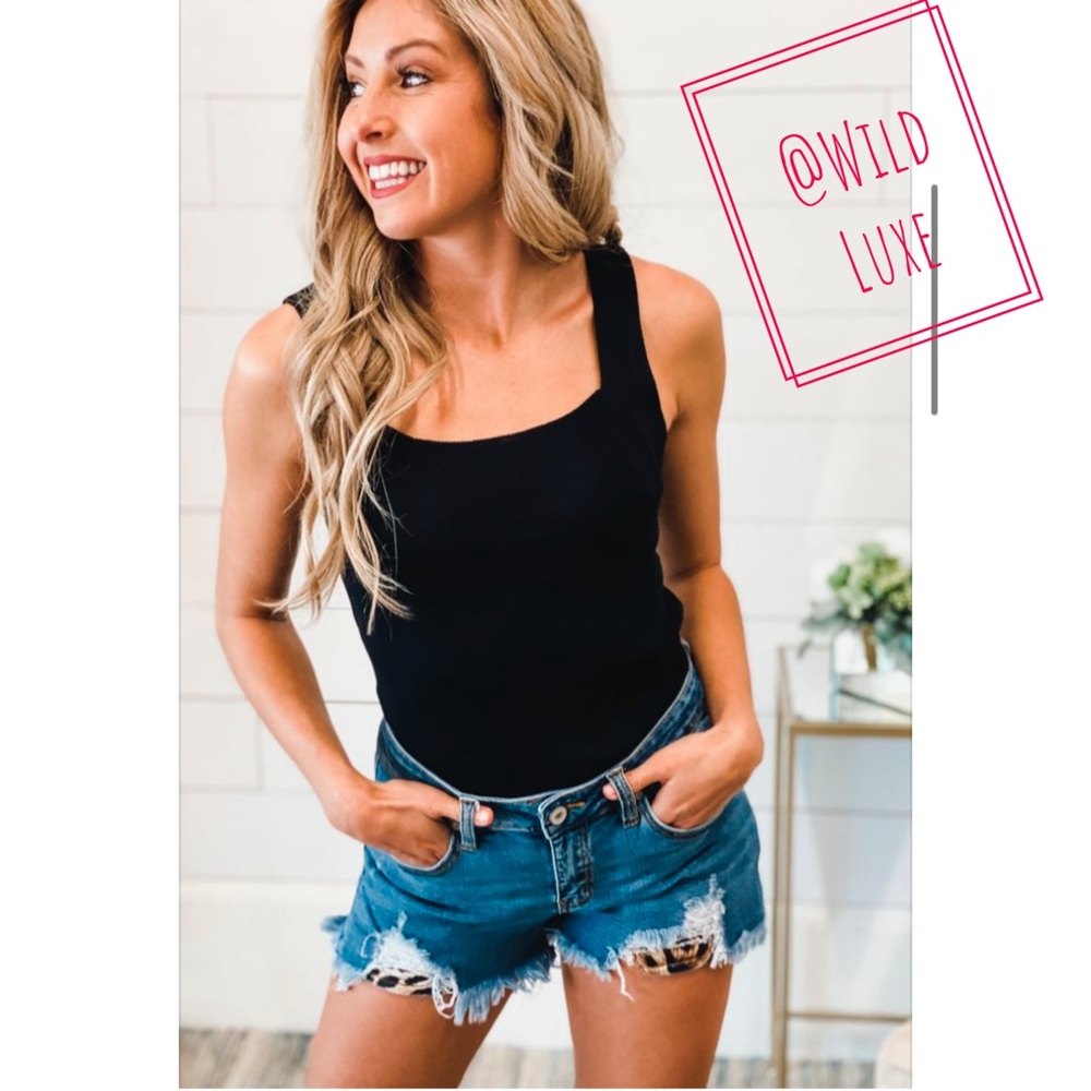 RESTOCK! Aria Peek-A-Boo Leopard Shorts - Picture 2 of 6